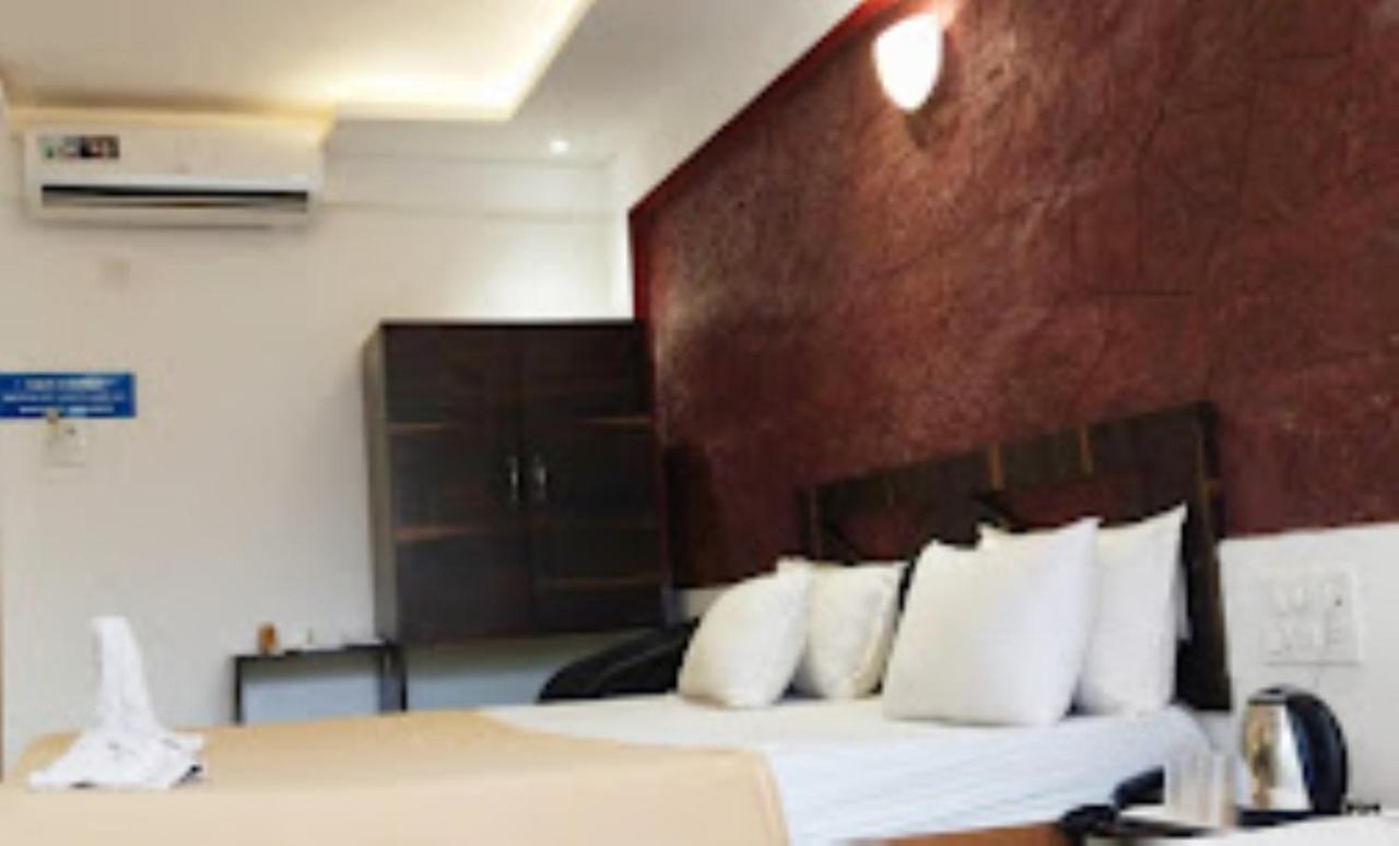 Blue Sea Beach Resort Malvan Exterior photo